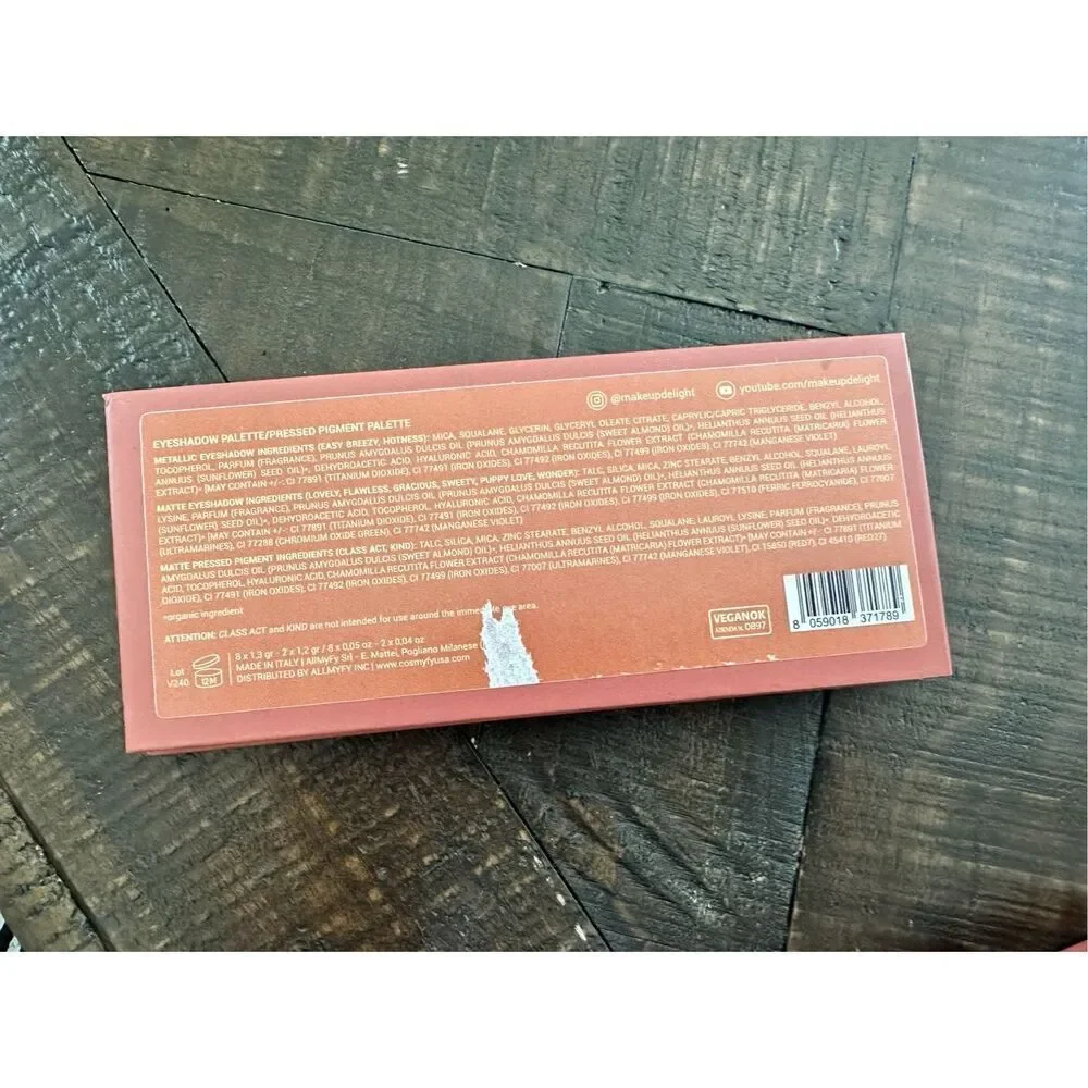 Cosmyfy Pressed Pigment and Eyeshadow Palette Vegan Made in Italy